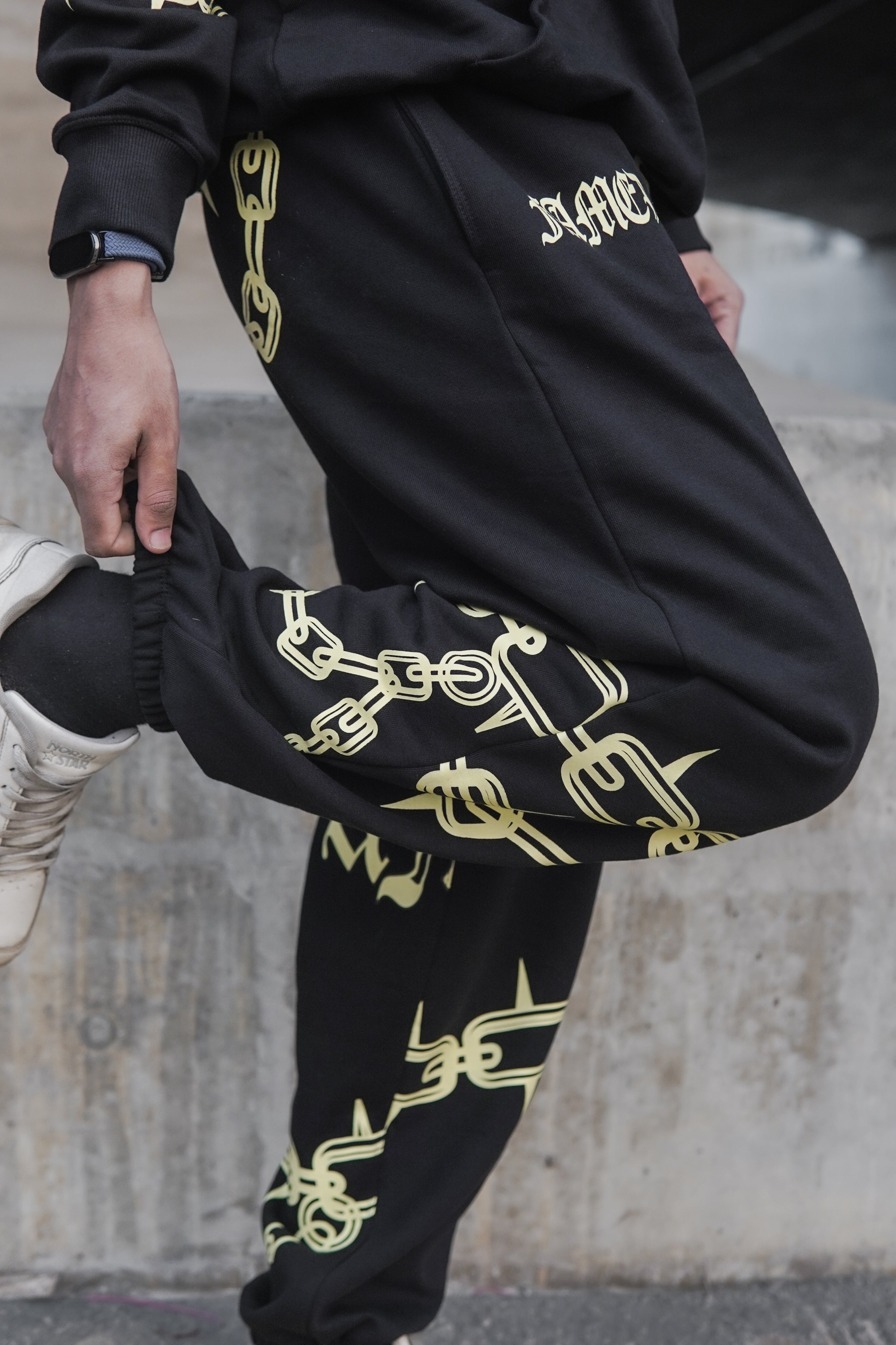 Chain Fleece Jogger Pants