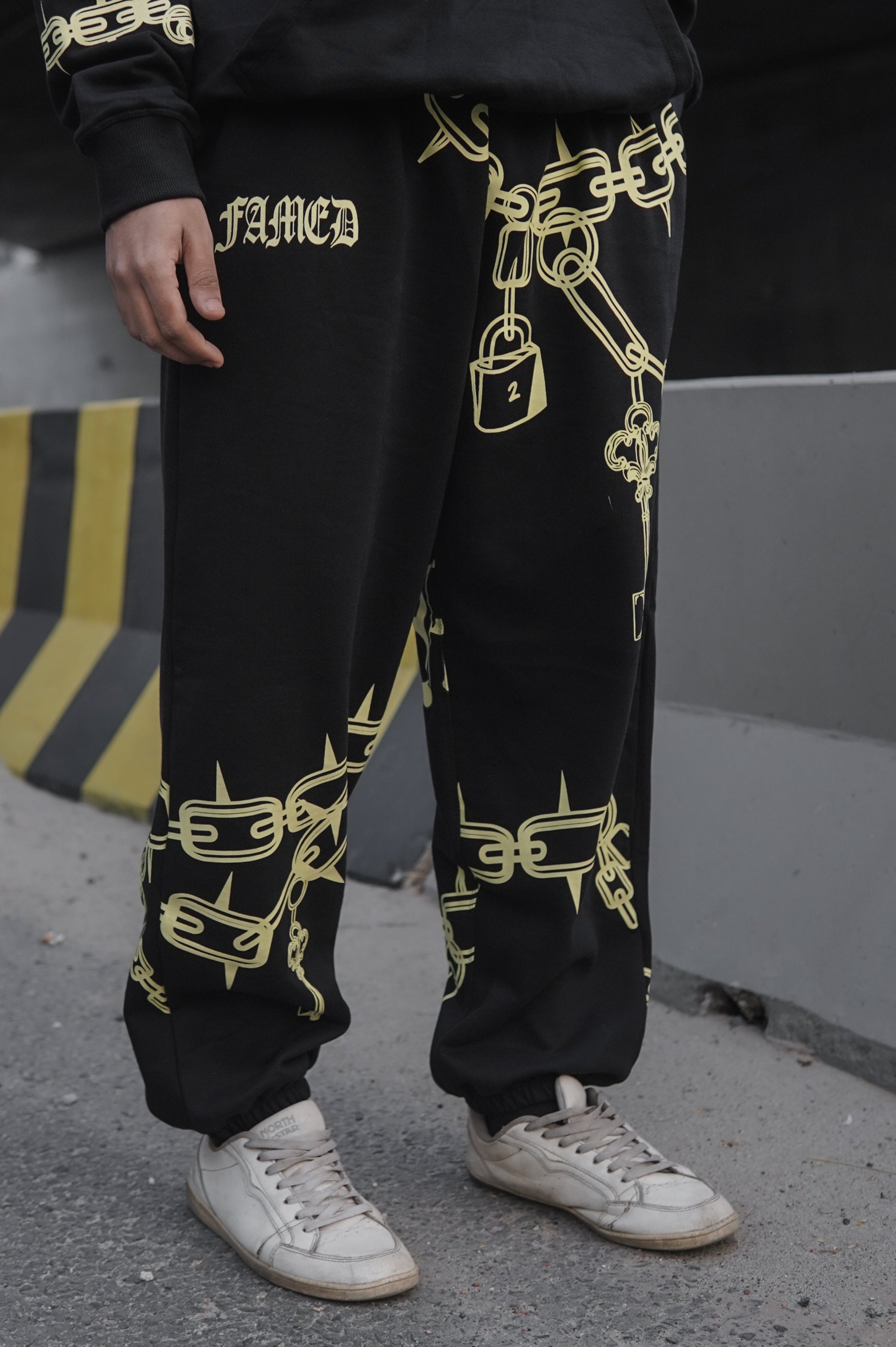 Chain Fleece Jogger Pants