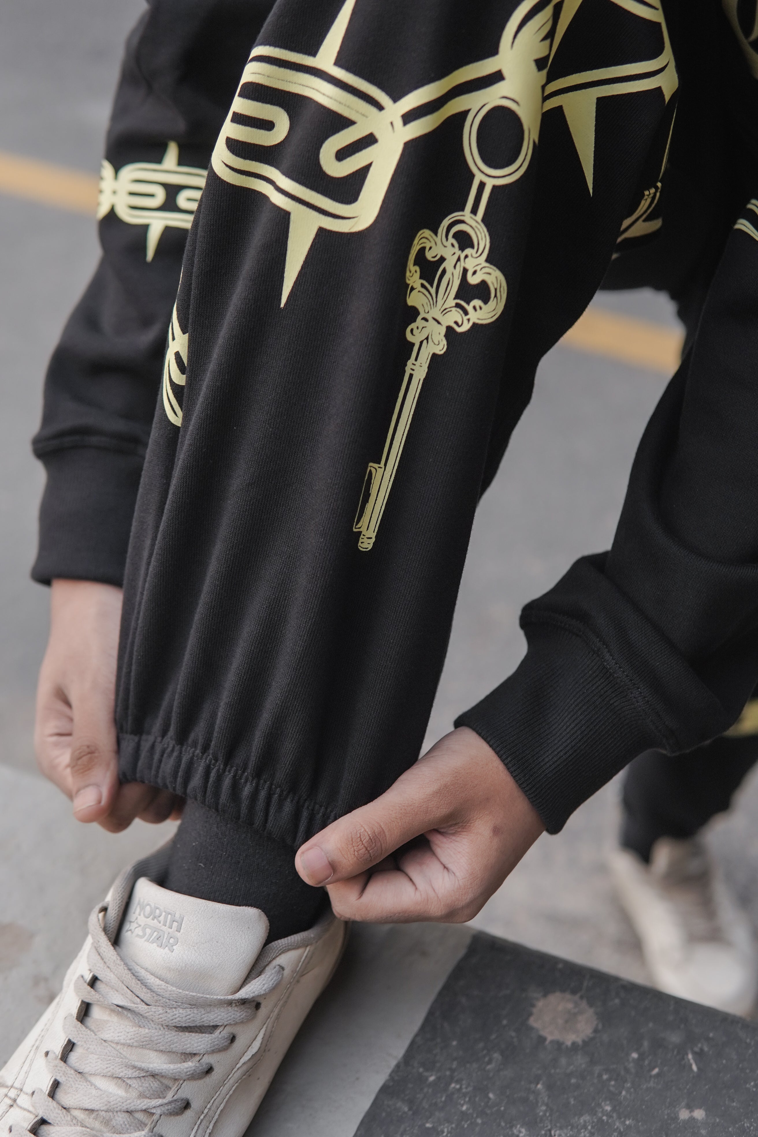 Chain Fleece Jogger Pants