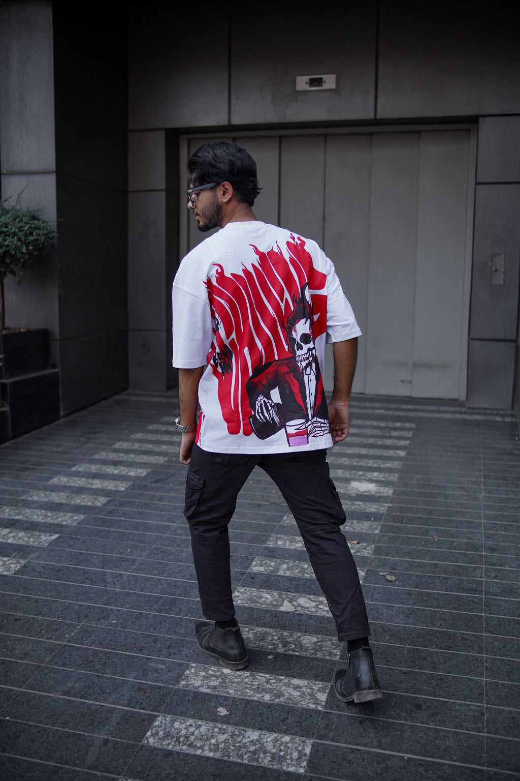 Chilling Drop Drop Shoulder T-Shirt