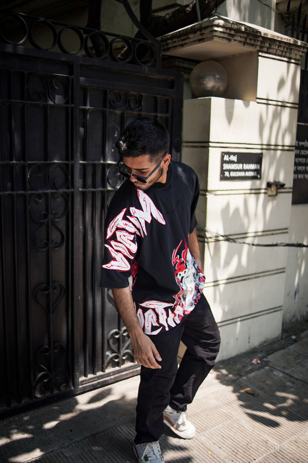 Victim Drop Shoulder T-Shirt